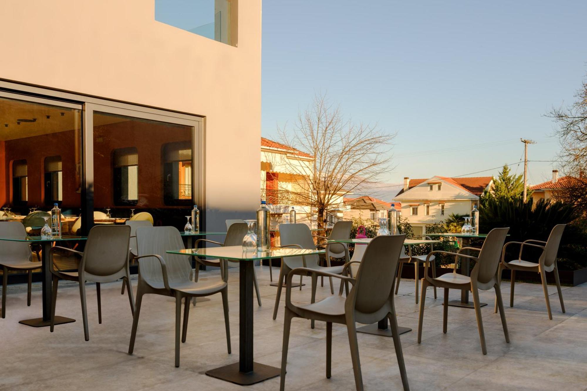 Essence Hotel Ioánina Exterior foto
