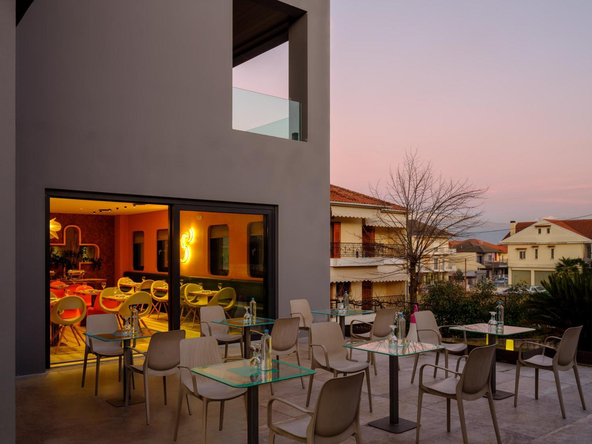 Essence Hotel Ioánina Exterior foto